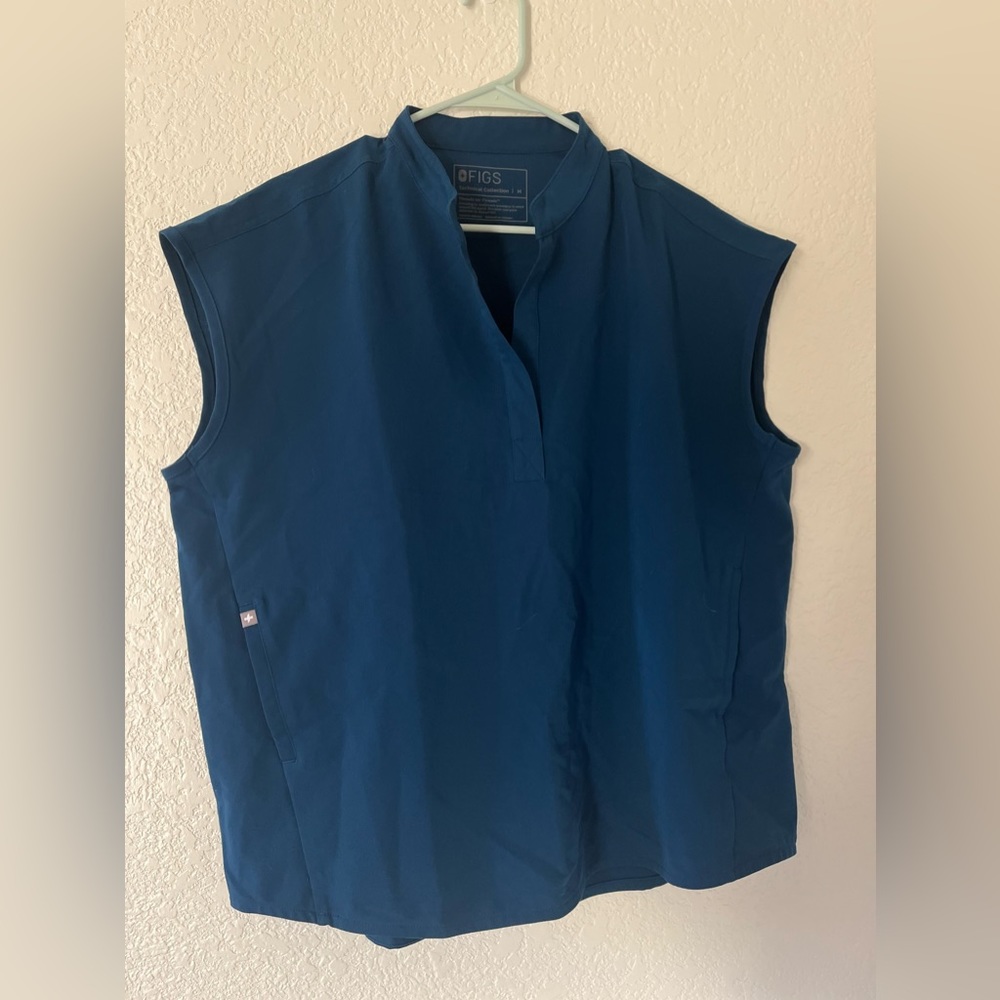 Figs Rafaela deep reef medium scrubs top pockets